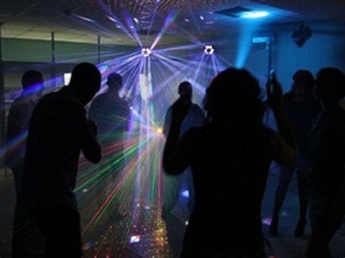 Bakıda gecə klubunda dava :Yaralı var