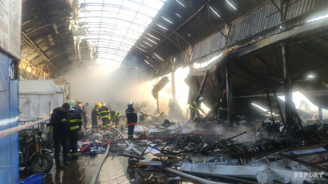 SON DƏQİQƏ: Bakıda məşhur ticarət mərkəzi yanır  +VİDEO