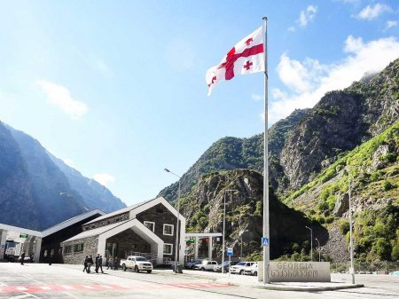 Gürcüstan da İrana gediş-gəlişi məhdudlaşdırdı