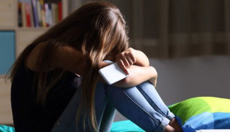 Müalicə adı ilə yeniyetmə qızlara təcavüz edən psixoloq tutuldu