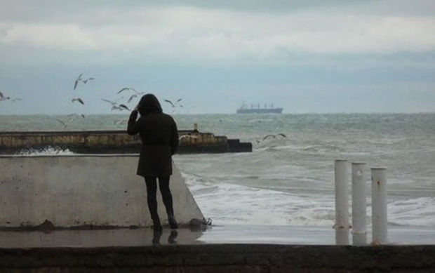 Müəllimi bulvarda intihar edən qız haqqında: “Qüruruna sığışdırmadı”