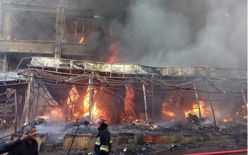 “Lotos” Ticarət Mərkəzinin yaxınlığında güclü yanğın - VİDEO