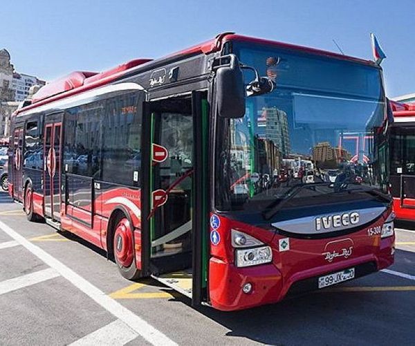 SON DƏQİQƏ: Bakıda sərnişin avtobusu yanır