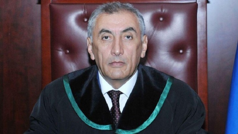 Məşhur hakim nazirliyi məhkəməyə verdi (SƏBƏB)