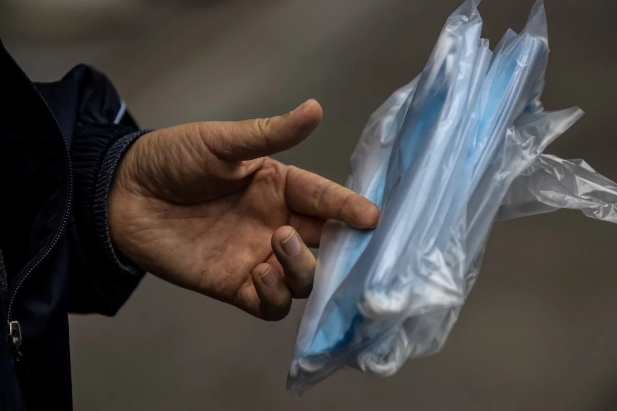 SON DƏQİQƏ! Əhaliyə baha maska satan şəxs tutuldu