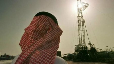 Ərəblər “neft müharibəsinə” başlayır, qiymət daha da enəcək