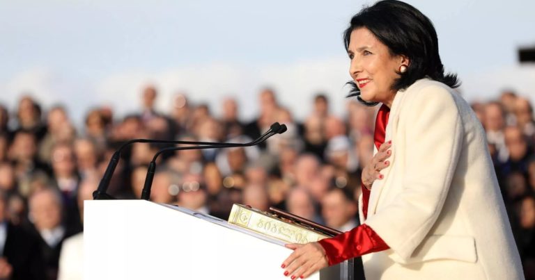 Gürcüstan prezidenti xarici səfərlərini ləğv etdi