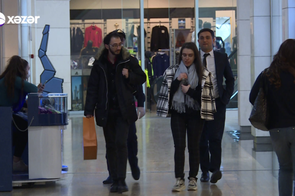 Bakıda mollardan şok görüntü: 1 nəfər də olsun yoxdur