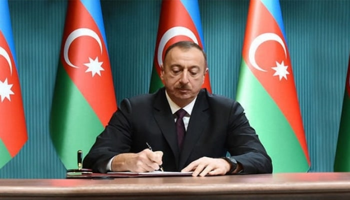 SON DƏQIQƏ! Prezident  bu şəxslərin maaşını 5 dəfə artırdı