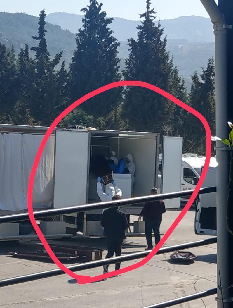 Türkiyədə koronavirusa yoluxan xəstəni BELƏ DƏFN ETDİLƏR — VİDEO