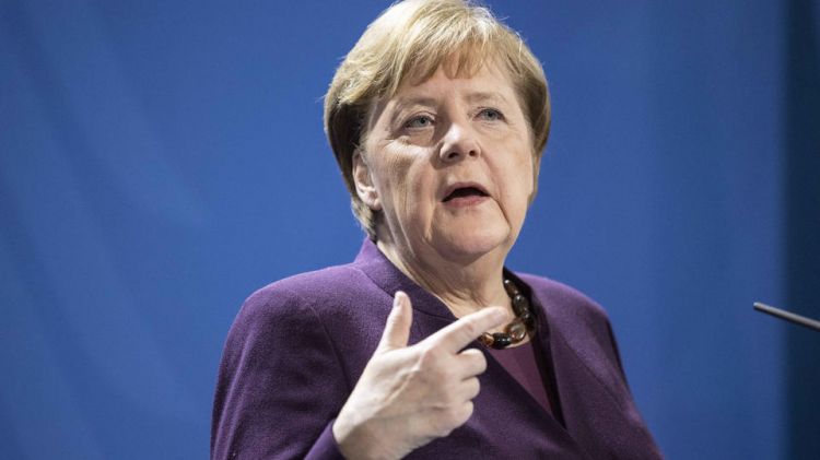 Dünya  ŞOKDADIR: Angela Merkel KARANTİNƏ ALINDI