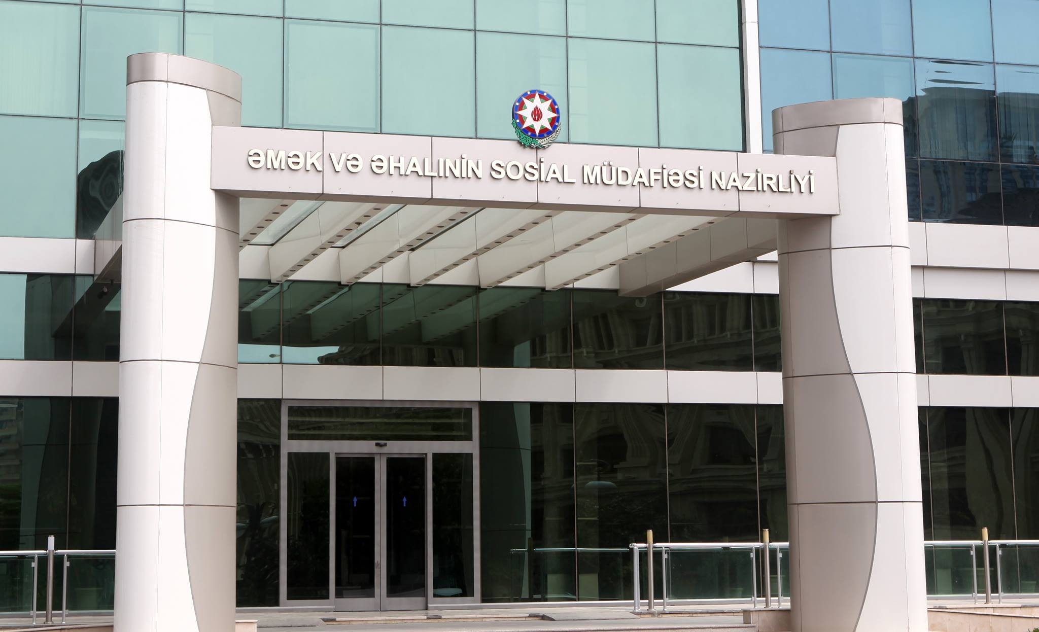 65 yaşdan yuxarı şəxslər evlərində sosial məişət xidmətləri ilə təmin olunacaqlar - RƏSMİ
