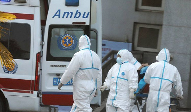 ŞOK görüntü: Koronovirusa yoluxan şəxs küçədə bu hala düşdü