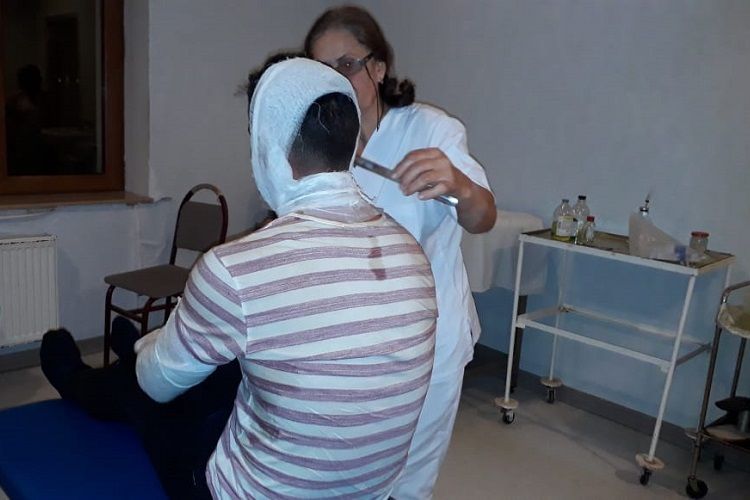 Balakəndə hündürlükdən yıxılan şəxs ağır xəsarət alıb