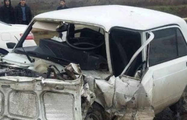 Tovuzda iki avtomobil toqquşdu, yaralılar var