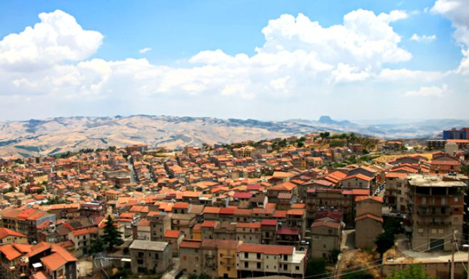 Avropalılar evlərini kütləvi satışa çıxarıb