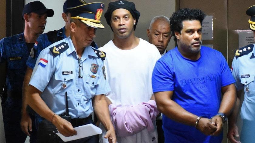 Ronaldinyo və qardaşı həbsxanadan çıxdı