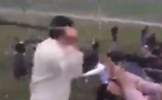 Göygöldə insanlar taxta, dəmir parçaları ilə bir-birini döyüb - Kütləvi dava... / VİDEO