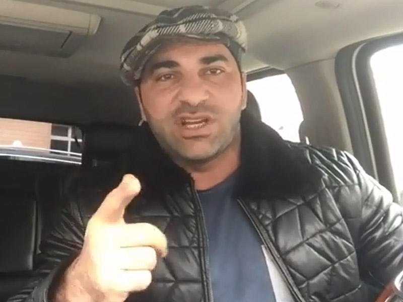 Yardıma gedən Kamil Zeynallıya hücum  oldu: Başına daş vurmaq istədilər +VİDEO
