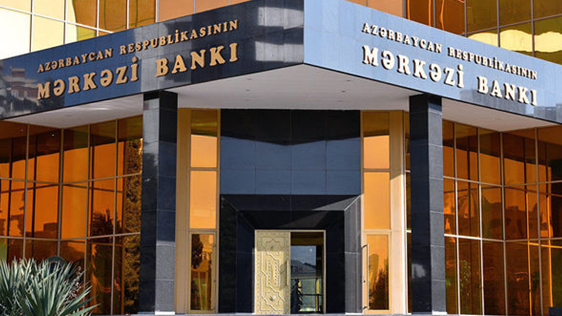 SON DƏQİQƏ! Mərkəzi  Bank dollarla bağlı  məlumat yaydı