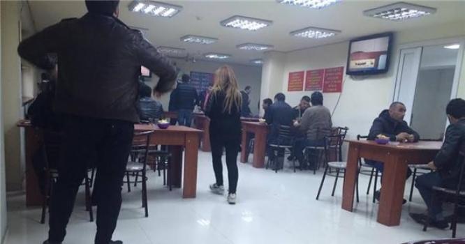 Poli gizli məkana basqın etdi: Xeyli sayda tutulan var  —  VİDEO