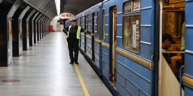 Metroya tibbi maskasız heç kəs buraxılmayacaq