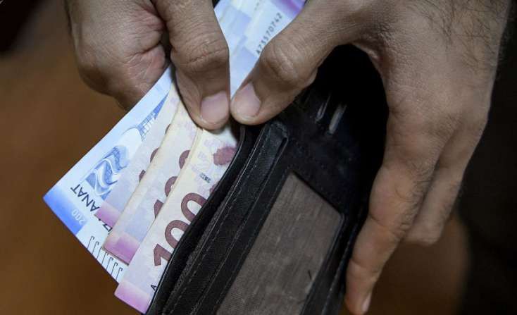 DİQQƏT: Həyat yoldaşı işlədiyi üçün 190 manat ala bilməyənlərə XƏBƏR VAR