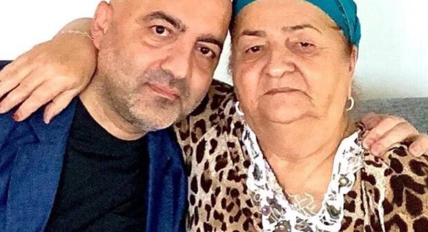 Mübariz Mənsimov həbsxanadan anasına çiçək göndərdi- FOTO