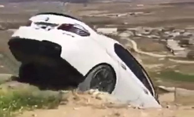 Bakıda özgəsinin avtomobilini dərəyə aşıran şəxs TUTULDU