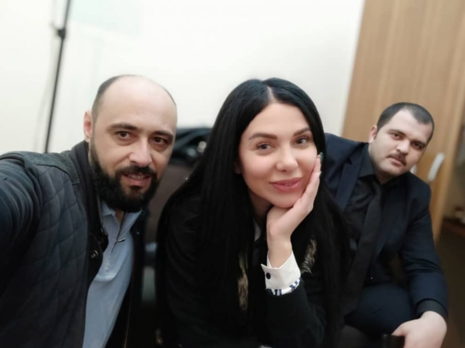 \\\"Qızlara intim təkliflər edir, pulumuzu kəsir\\\" - \\\"Aldanmış hisslər\\\"də qalmaqal