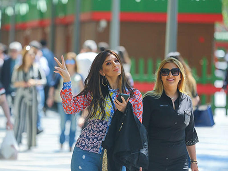 Rayona gedə bilməyənlər Bakıda belə dincəlirlər - FOTO