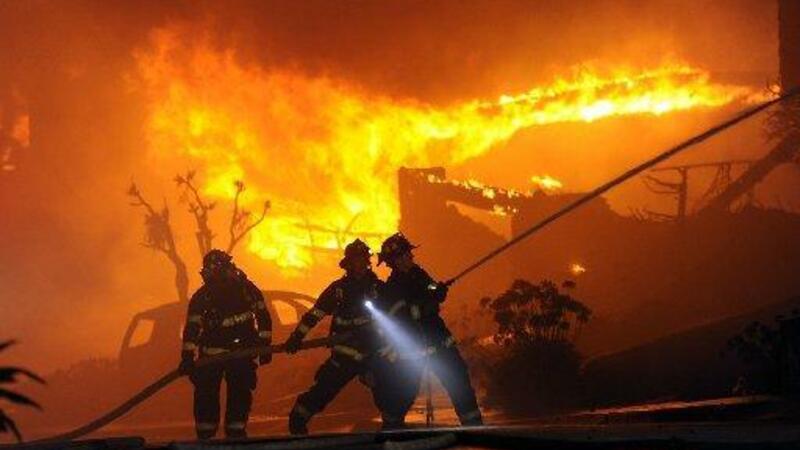 Şamaxıda \\\"UAZ\\\" yandı