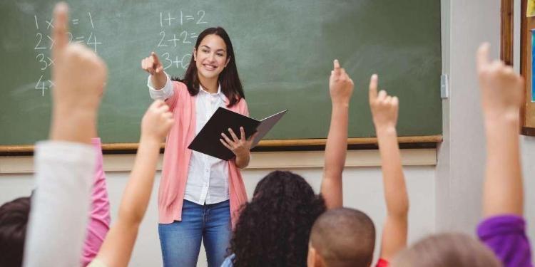 Müəllimlərin yay məzuniyyəti ilə bağlı RƏSMİ AÇIQLA