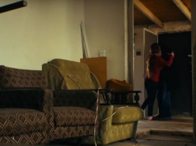 Azərbaycanda biabırçılıq: Arvadını  tövlədə  kişi ilə tutdu  - ŞOK VİDEO