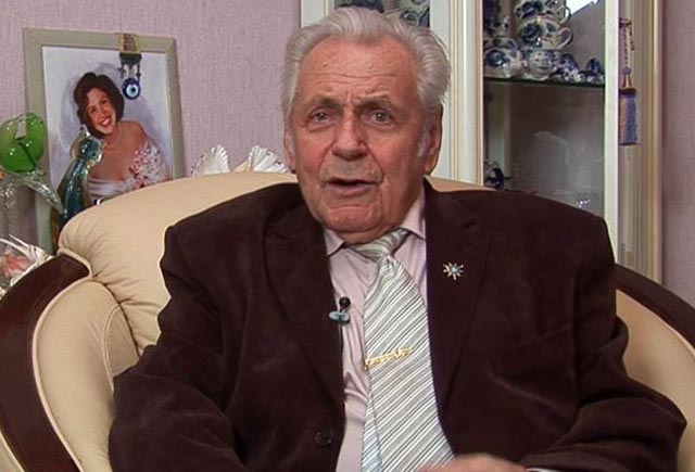 Xərçəng xəstəliyi yoxdur, ürək qarında yerləşir və... - 90 yaşlı professorla SENSASİON MÜSAHİBƏ