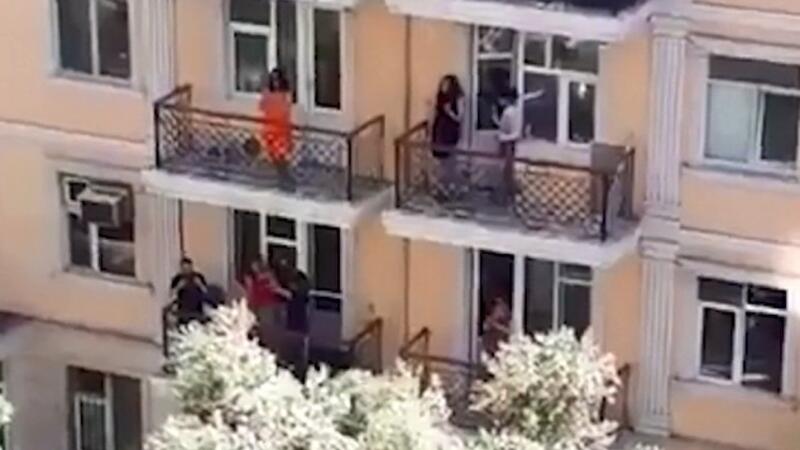 Bakı sakinləri polisə belə dəstək oldular - VİDEO