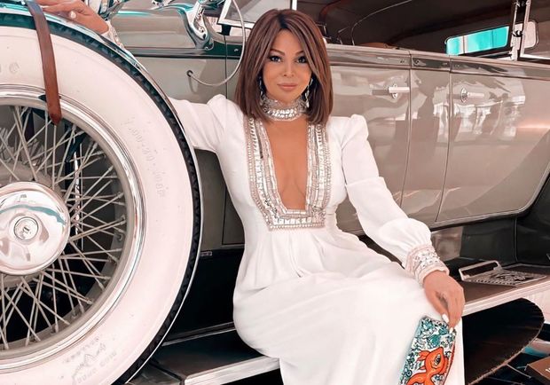 Aygün Kazımova 3145 manatlıq paltar geyindi