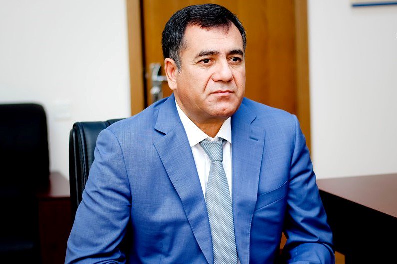 Deputatdan Milli Məclisdə şok açıqlama: \\\"Nazir qardaşının vasitəsiə qotur danaları insanlara satır\\\" +VİDEO