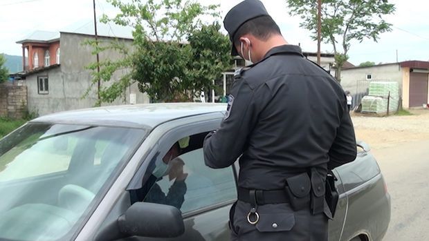Bu rayonda koronavirusa görə nəzarət gücləndirildi, polis hərəkətə keçdi