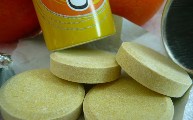 C vitaminini özbaşına içməyin! Bu fəsadları yarada bilər
