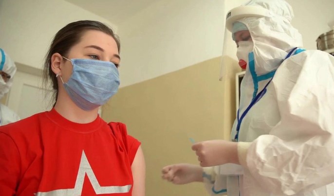 Bu şəxslərə koronavirus peyvəndi vuruldu — Görün nə oldu  