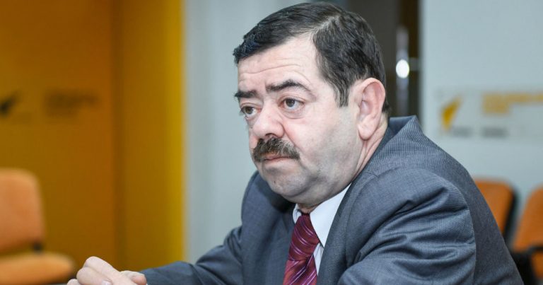 Tanınmış aktyor: \\\"Özləri kefdədir, qara camaat da oturub dörd divara baxır\\\"