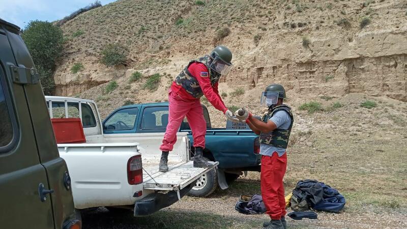 Qazaxda tank əleyhinə raket tapıldı - FOTO