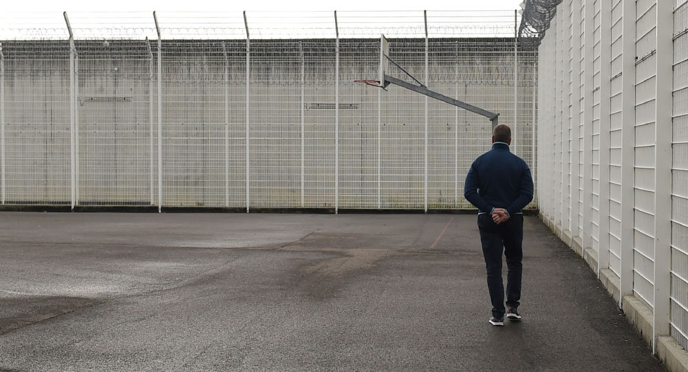 Virusa yoluxmuş 18 məhkum vaxtından əvvəl azadlığa buraxılıb