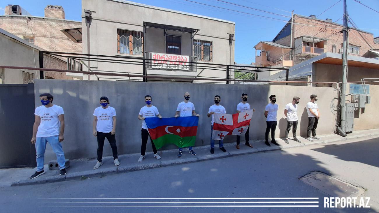 Ermənistanın Gürcüstandakı səfirliyi qarşısında etiraz aksiyası keçirilir