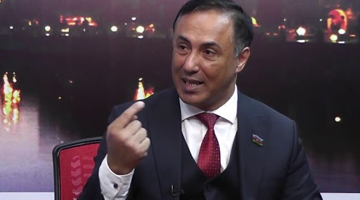 Elman Nəsirov feyzbukda ona lağ edənləri təhqir etdi, DTX ilə HƏDƏLƏDİ