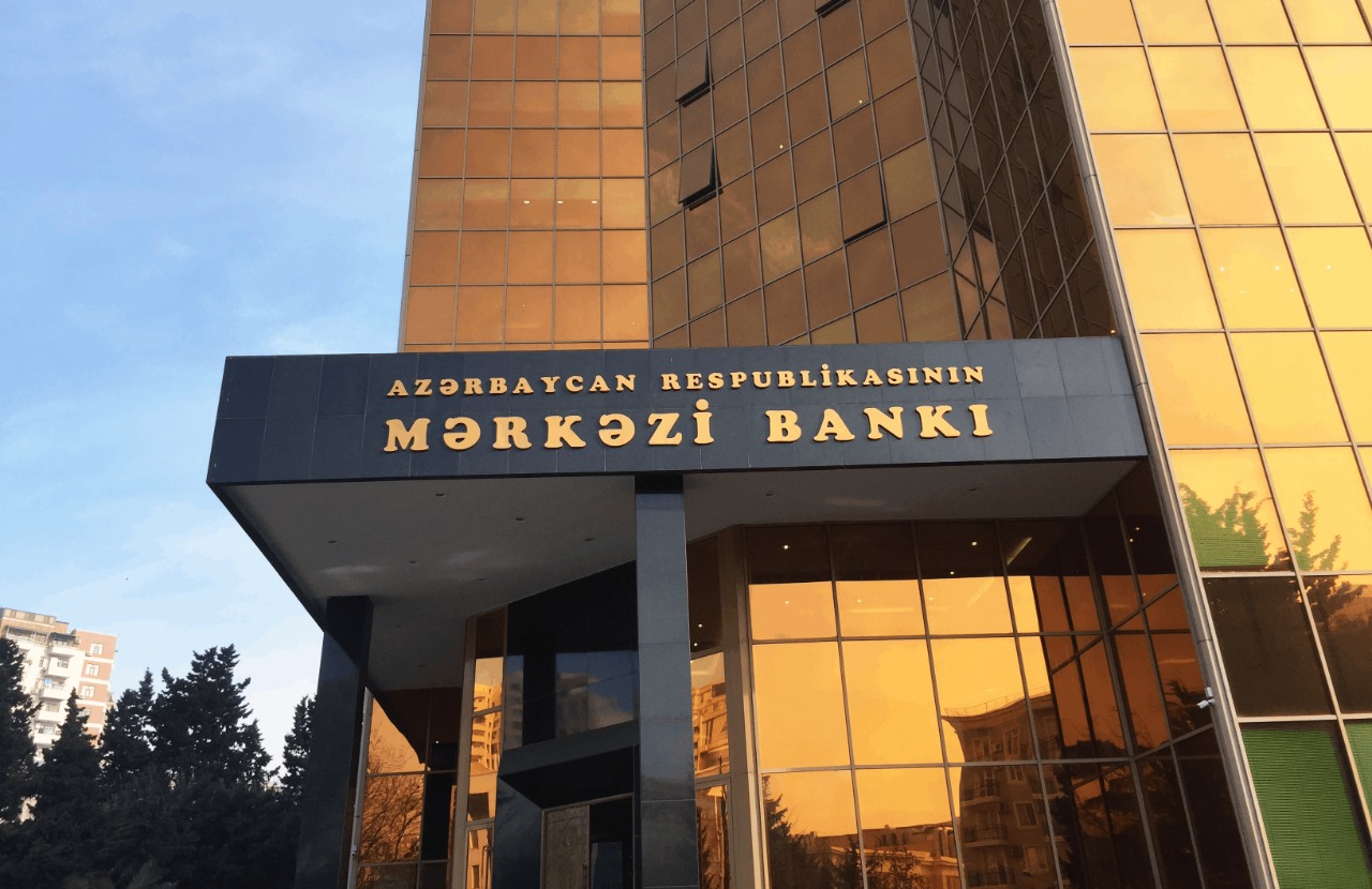 Mərkəzi Bank bağlanan 4 bankda bloklanan əmanətlərin məbləğini açıqladı