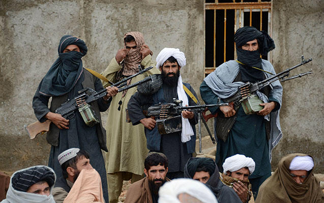 Əfqan qız valideynlərini öldürən “Taliban”çıları güllələdi
