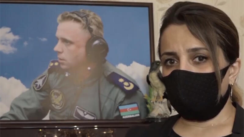 Qəhrəman pilotun xanımı: “Oğlumuza atan yoxdur deyə bilmirəm” - VİDEO