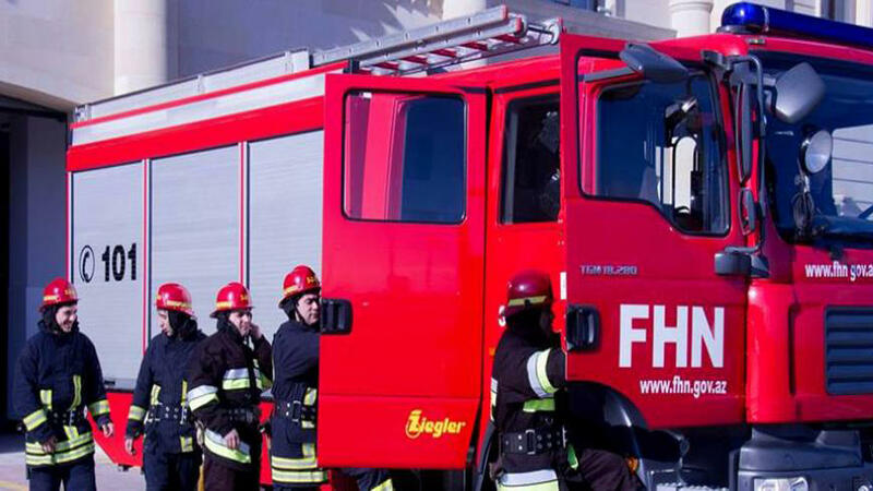 Bakıda çoxmərtəbəli yaşayış binasında YANĞIN